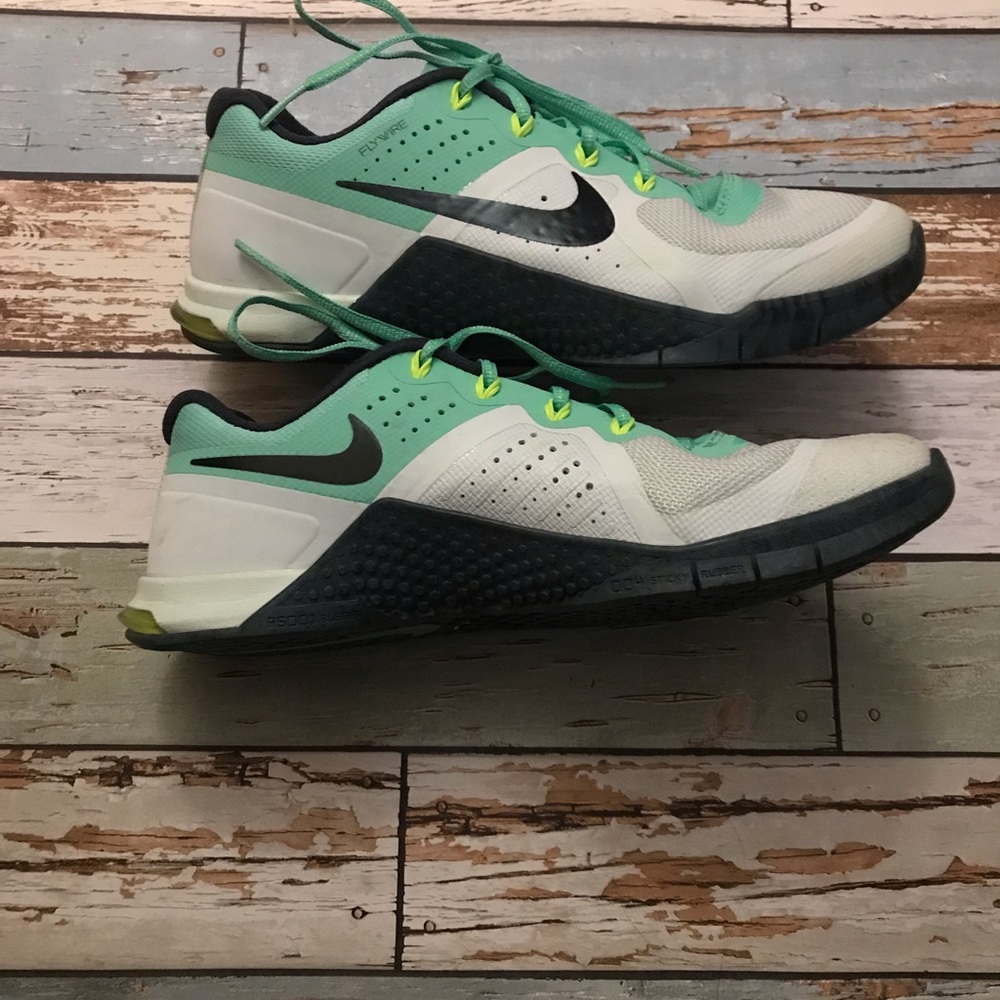 Women’s Nike Metcon 2 Sneakers